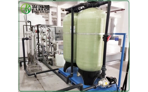 軟水器樹脂的再生頻率對其使用壽命有何影響？-杭州鑫凱
